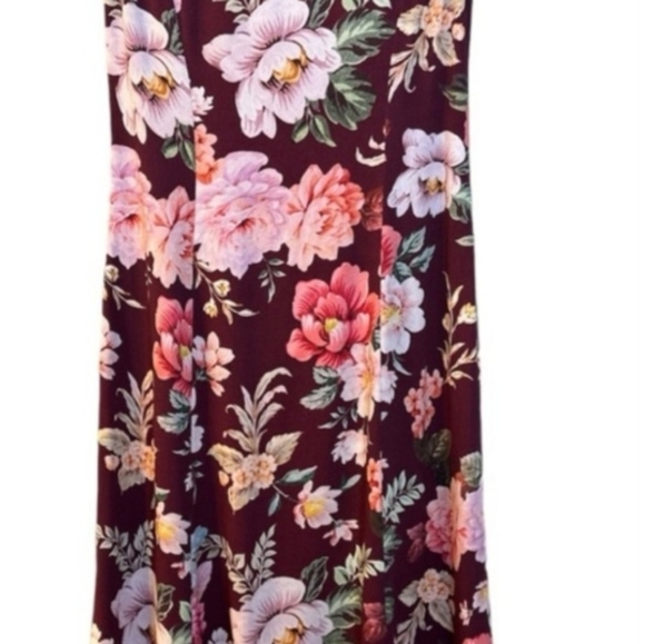 REVOLVE MAJORELLE Floral design Willow Midi Dress
Karolina Print Size L 𝙉𝙒𝙊𝙏 - Picture 4 of 6